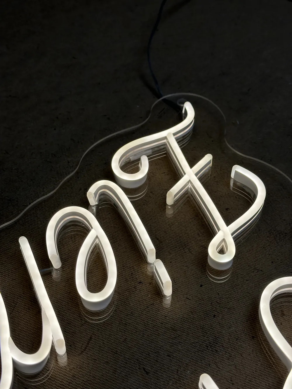 Original LED neon: even light along the whole strip