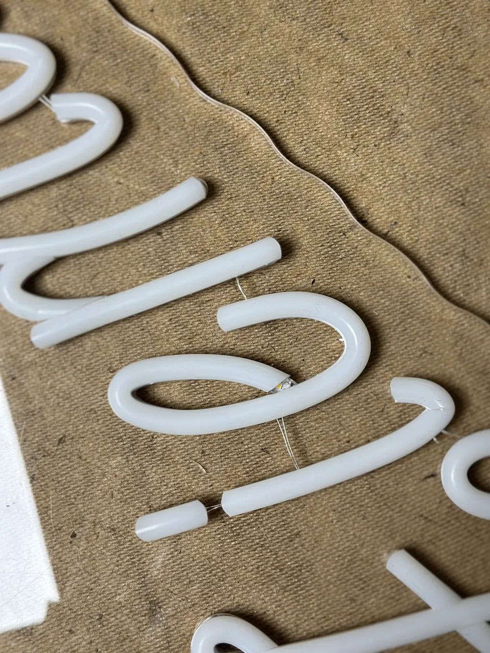 Economy LED neon: fine detail up close